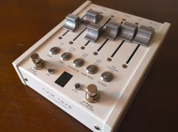 Chase Bliss Audio & Meris CXM 1978 - Effekter - Utstyr | Dehli Musikk