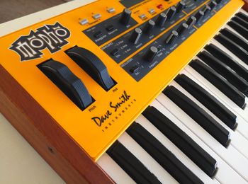Dave Smith Instruments Mopho Keyboard