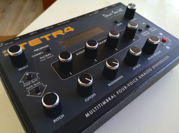 Dave Smith Instruments Tetra
