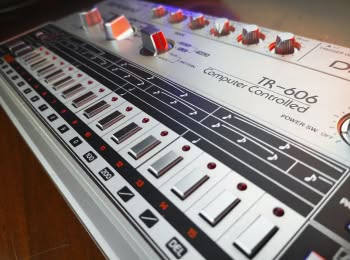 Roland TR-606
