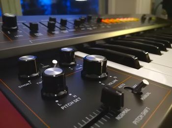 Behringer VC340 Vocoder keyboard instrument