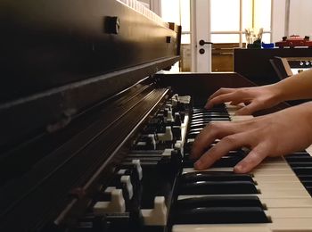 Hammond C3 tonewheel organ with Leslie 122