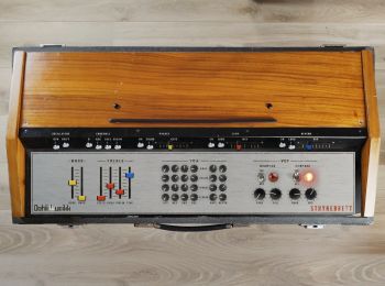 Strykebrett user interface inside a Logan String Melody II keyboard case