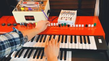 A Yamaha YC-25D combo organ being played with a Fulltone Tube Tape Echo and ChaseBliss & Meris CXM 1978 stereo reverb on top