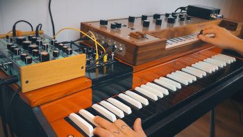 A Dreadbox Erebus v2, Doepfer Dark Energy and a Therevox ET-4.3 synthesizer being played