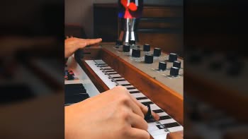 A Therevox ET-4.3 synthesizer being played