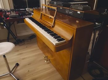 Piano with a mid-century design