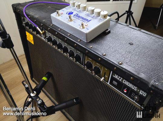 Roland Jazz Chorus amplifier with a Diamond Memory Lane 2 delay pedal