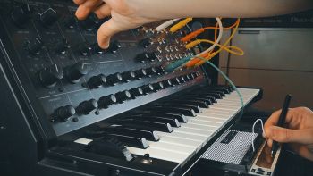 A Dubreq Stylophone S-1 and a Korg MS-20 synthesizer being played