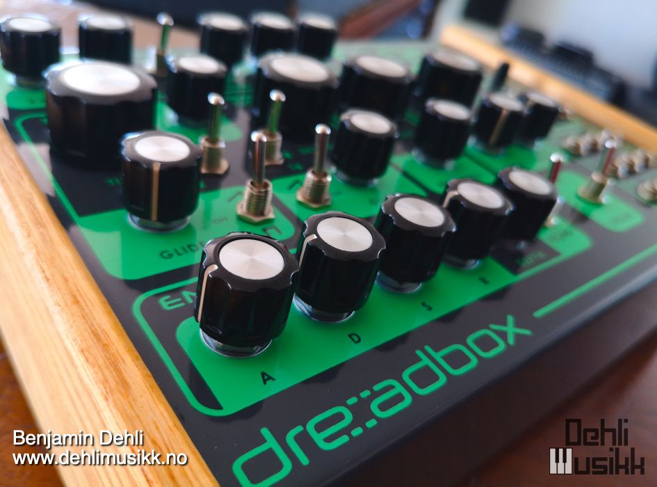 Dreadbox Erebus v2