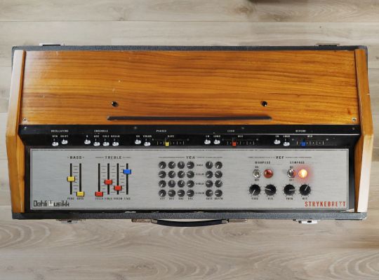 Strykebrett user interface inside a Logan String Melody II keyboard case