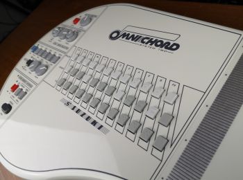 Suzuki Omnichord OM-84 System Two